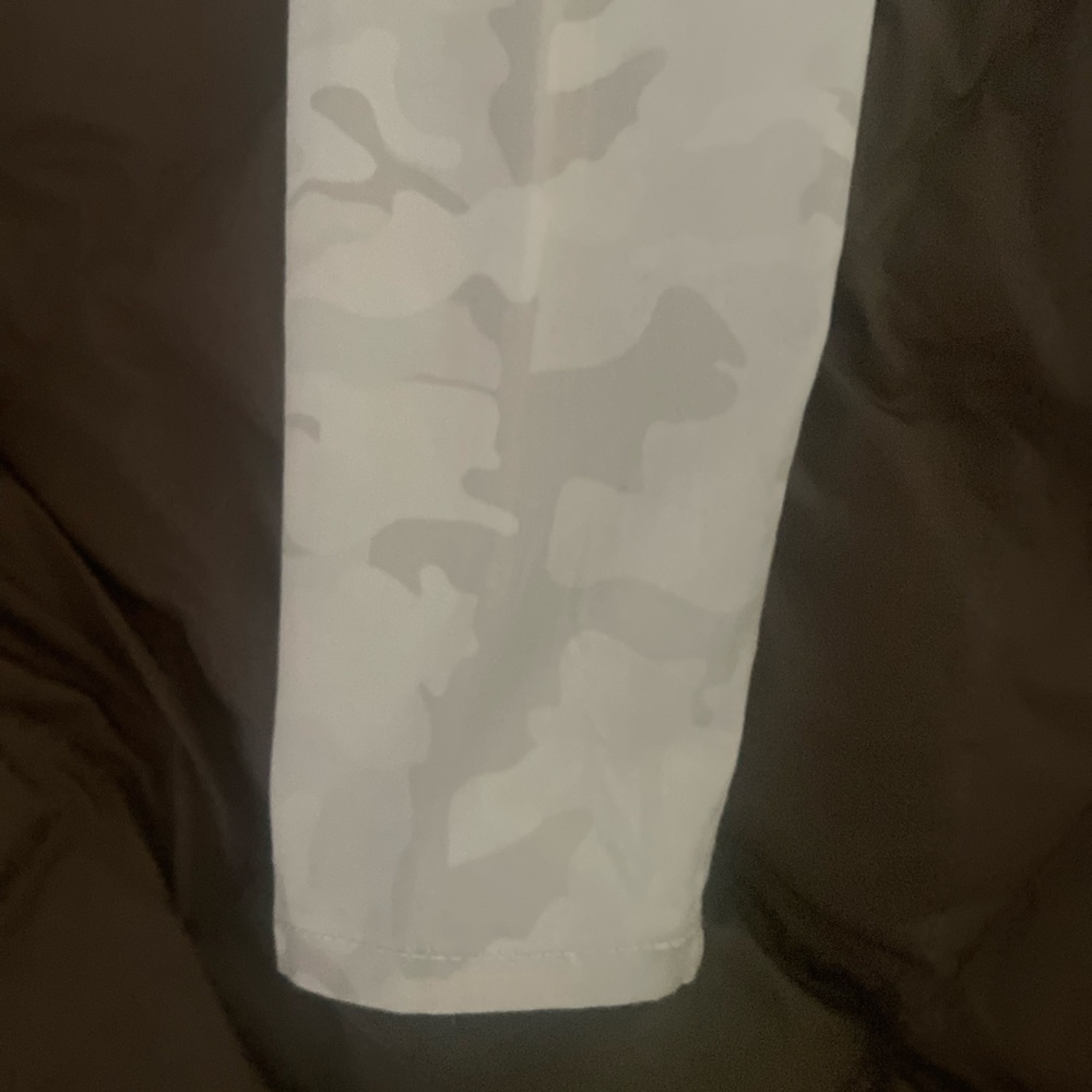 William Rast camo pants - Picture 5 of 6